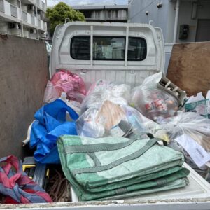 長崎市で散らかったお部屋のお片付け中で出たゴミ回収