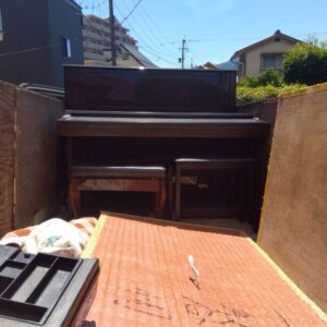 大村市で不要になった大型ピアノを一軒家から回収