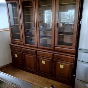 長崎市で処分にこまった大型の食器棚回収