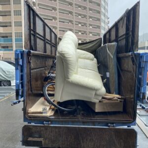 長崎市内のマンションにて不用品の片付け